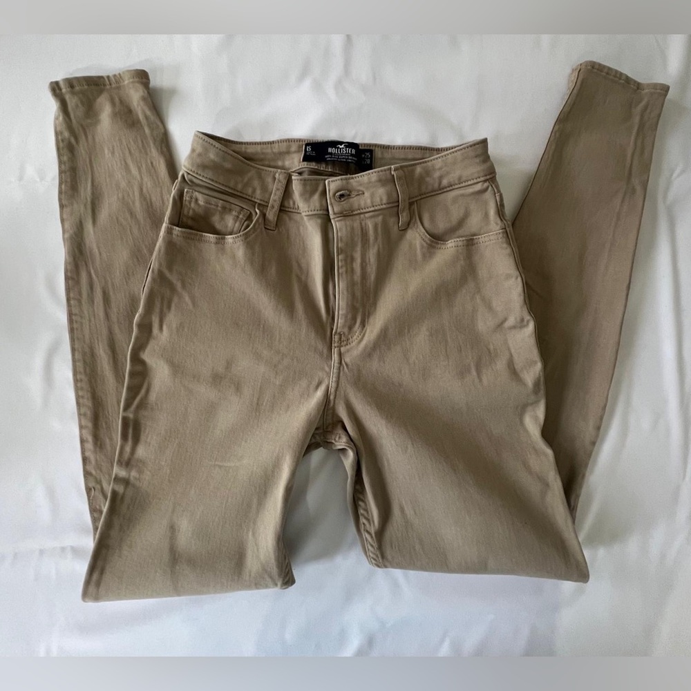 Hollister Slim Fit Women’s Jeans in Khaki